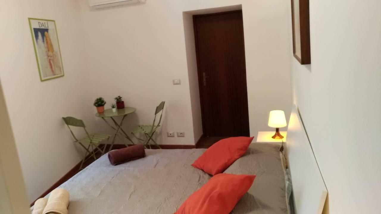 A Casa Di Lori Apartment Catania Luaran gambar
